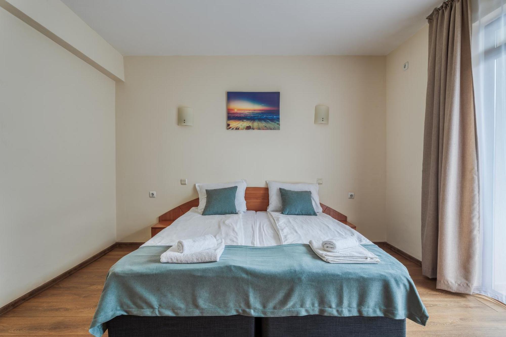 Hotel Milan Primorsko Eksteriør bilde