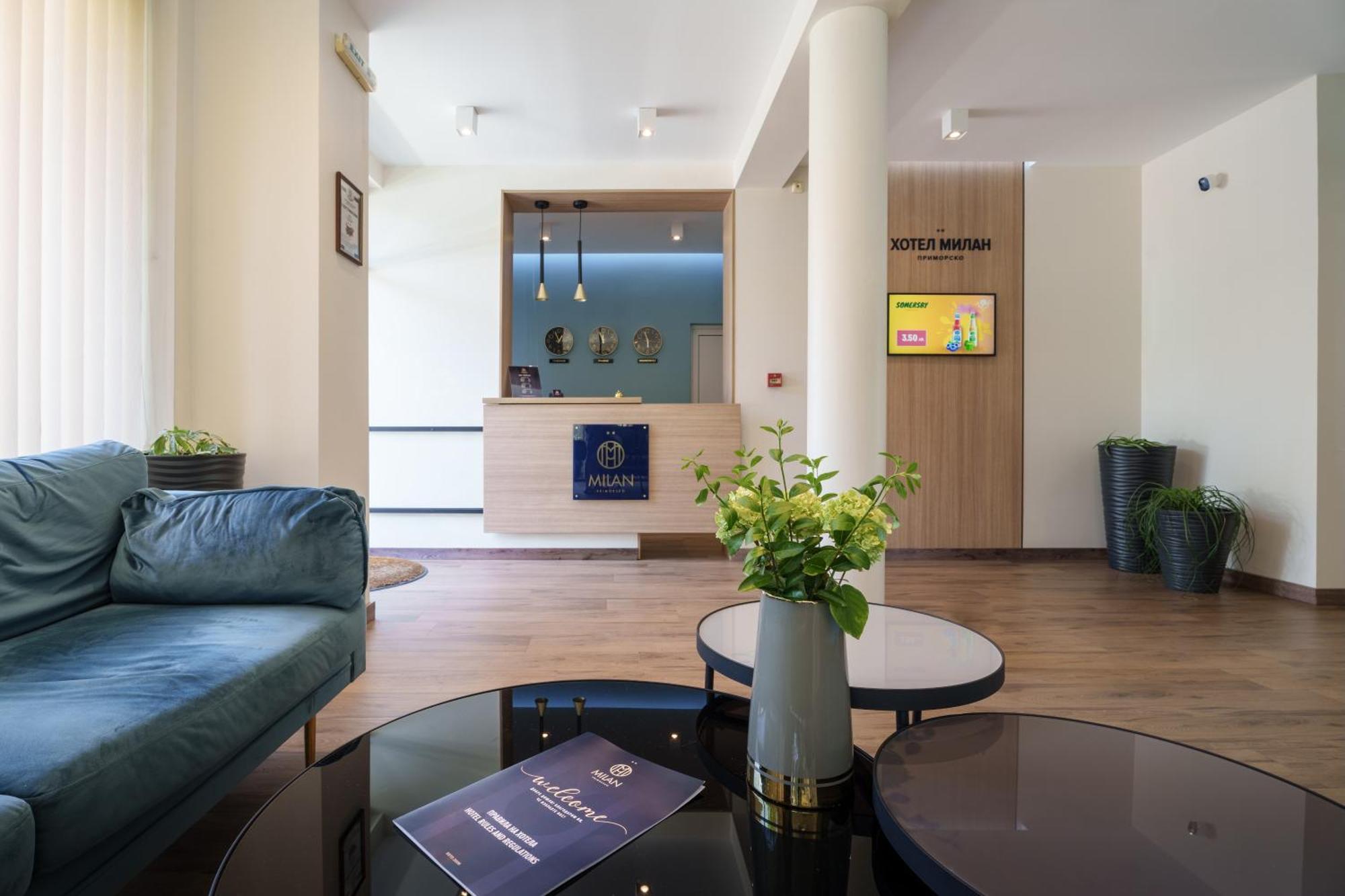 Hotel Milan Primorsko Eksteriør bilde