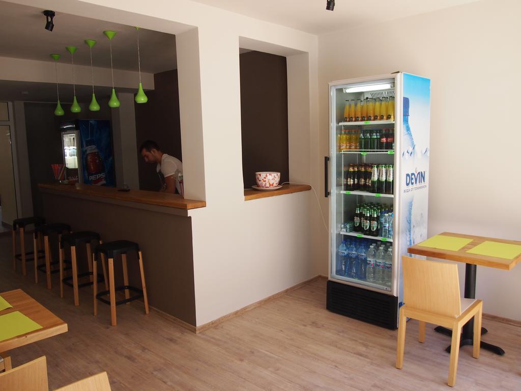 Hotel Milan Primorsko Eksteriør bilde